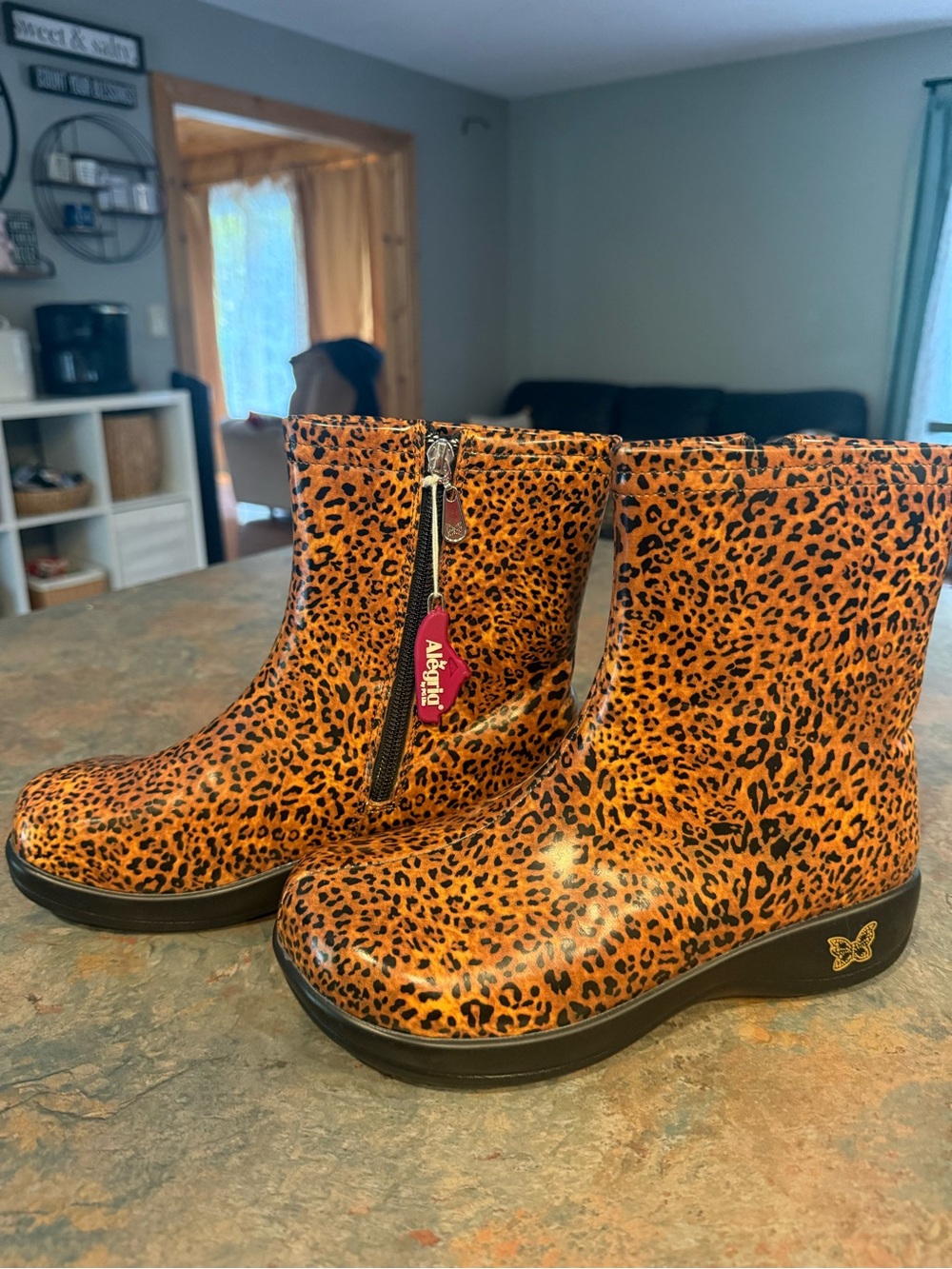 Alegria Leopard Print Zip Ankle Boots size 6.5-7